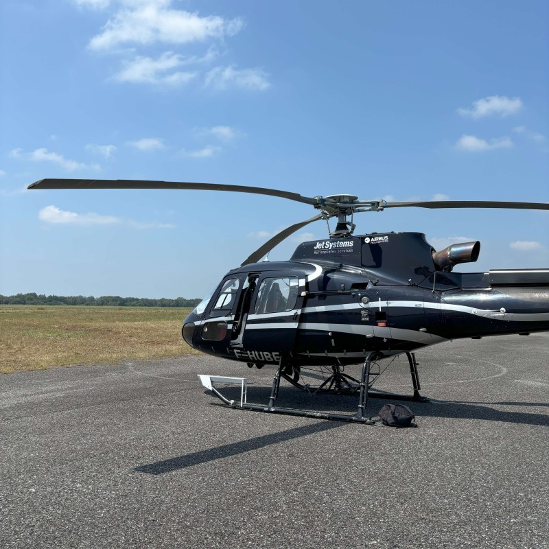 Scenic helicopter flight over the Béarn